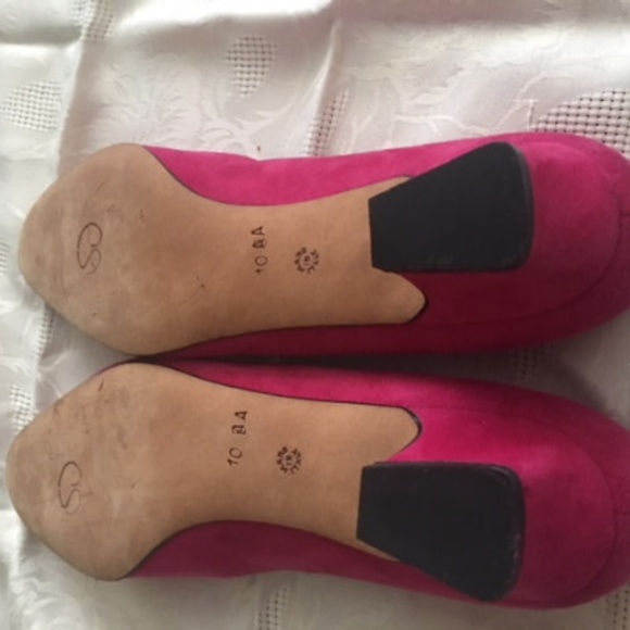 St. John suede low heeled pump size  10AA - Picture 2 of 7